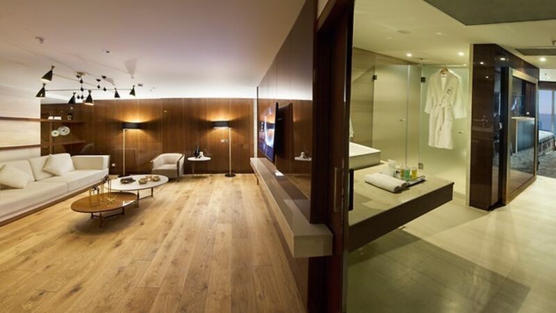 ELEXUS HOTEL