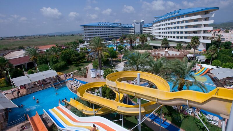 CRYSTAL ADMİRAL RESORT SUİTES & SPA