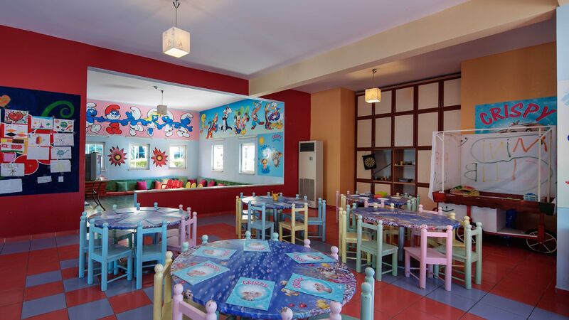 CRYSTAL ADMİRAL RESORT SUİTES & SPA