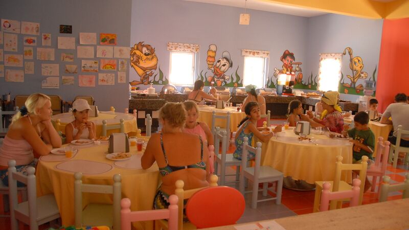 CRYSTAL ADMİRAL RESORT SUİTES & SPA