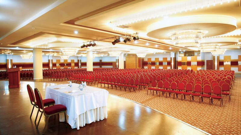 CRYSTAL ADMİRAL RESORT SUİTES & SPA