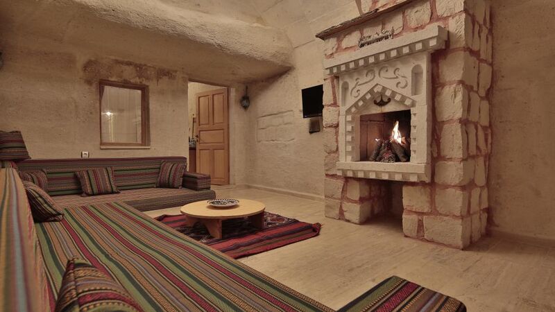 FOSIL CAVE HOTEL