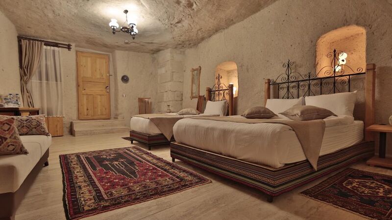 FOSIL CAVE HOTEL