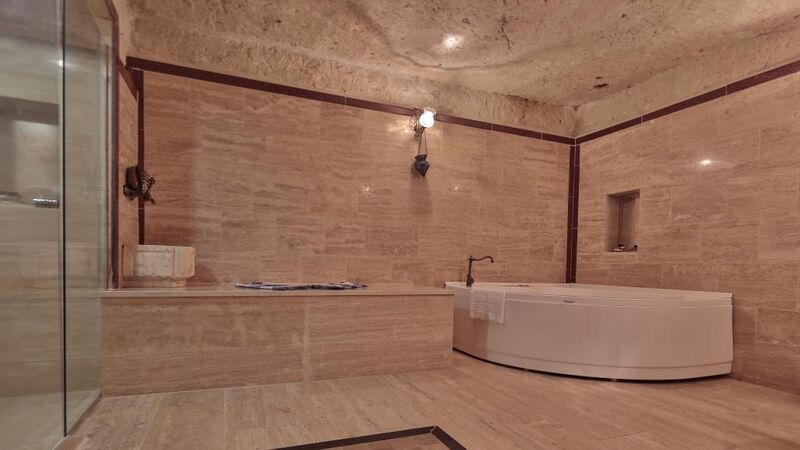 FOSIL CAVE HOTEL