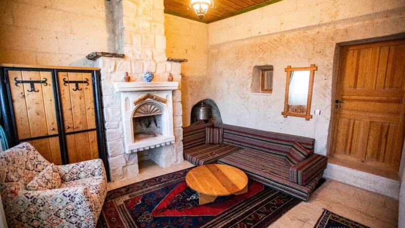 FOSIL CAVE HOTEL