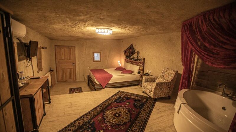 FOSIL CAVE HOTEL