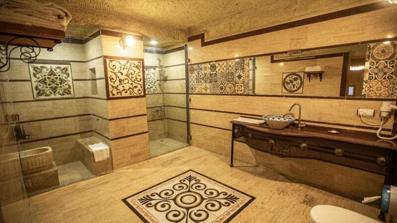 FOSIL CAVE HOTEL