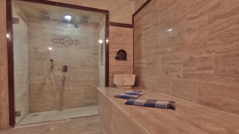 FOSIL CAVE HOTEL