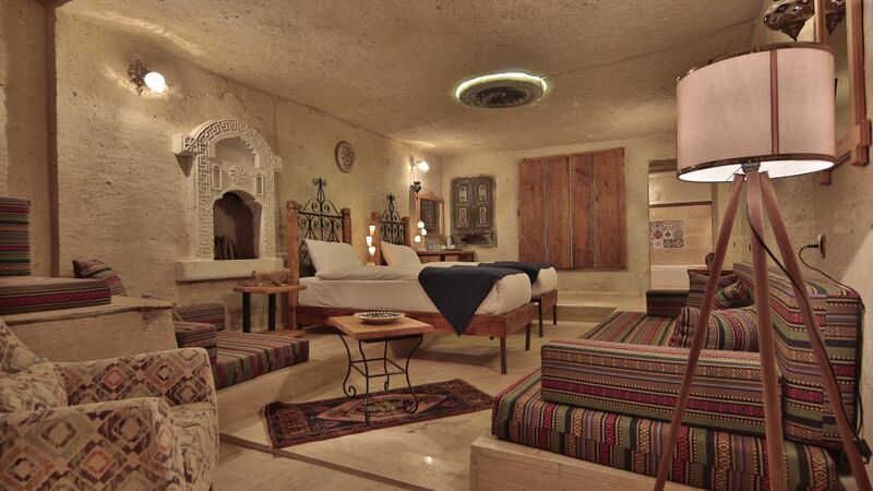 FOSIL CAVE HOTEL