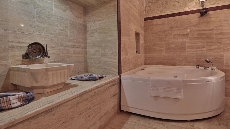FOSIL CAVE HOTEL