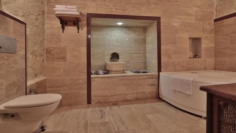 FOSIL CAVE HOTEL