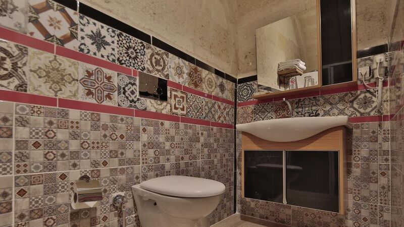 FOSIL CAVE HOTEL