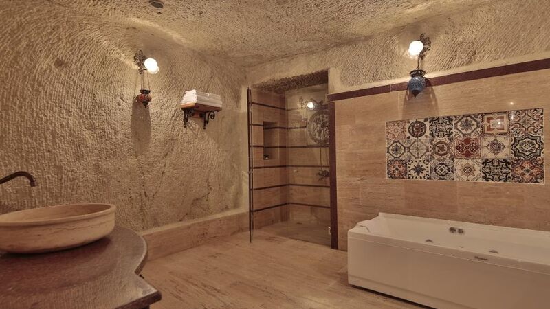 FOSIL CAVE HOTEL