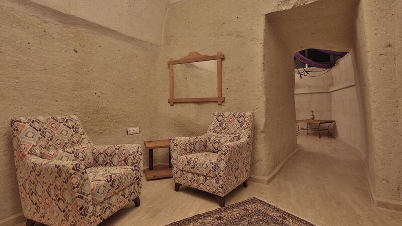 FOSIL CAVE HOTEL