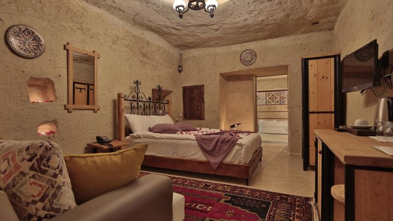 FOSIL CAVE HOTEL