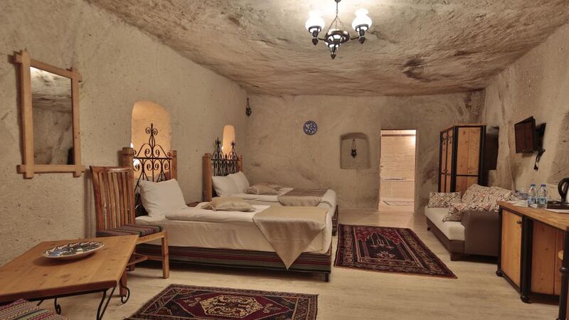 FOSIL CAVE HOTEL