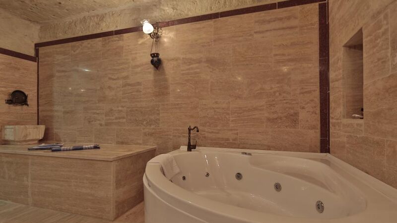 FOSIL CAVE HOTEL