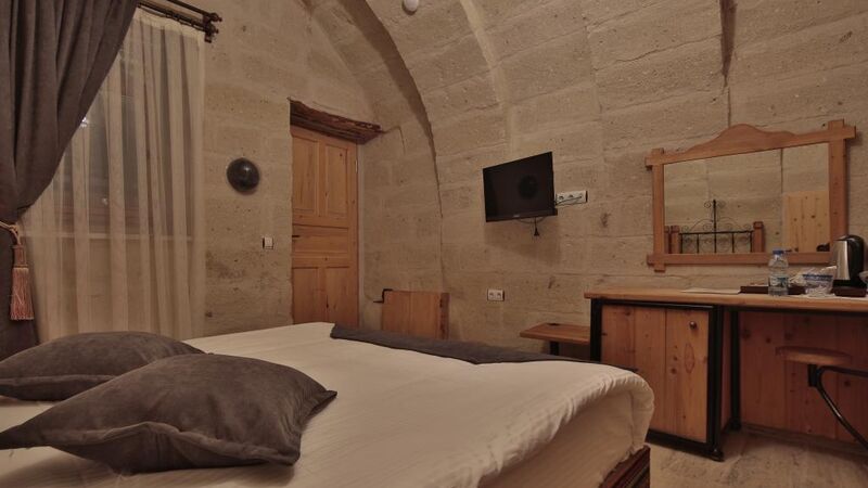 FOSIL CAVE HOTEL