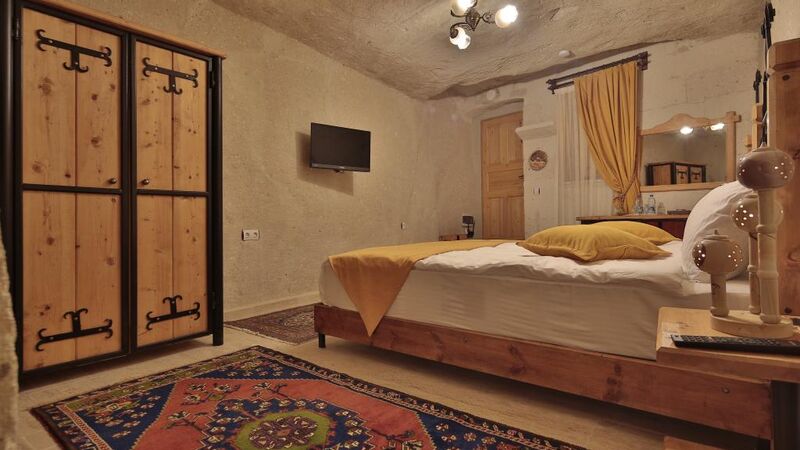 FOSIL CAVE HOTEL