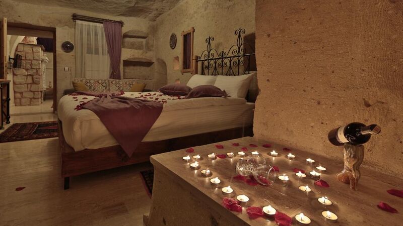 FOSIL CAVE HOTEL