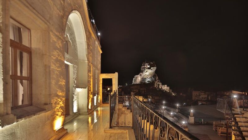 FOSIL CAVE HOTEL