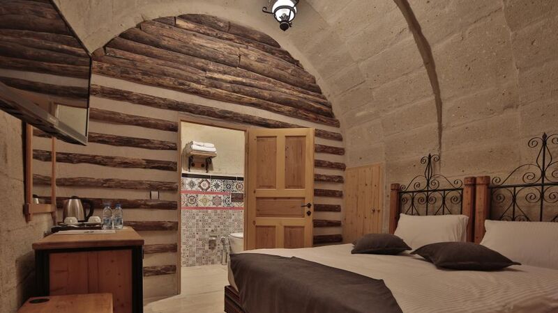 FOSIL CAVE HOTEL