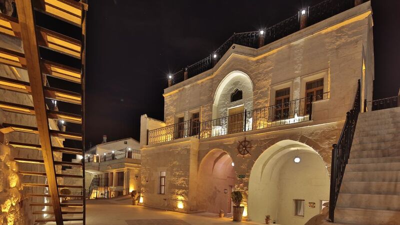 FOSIL CAVE HOTEL