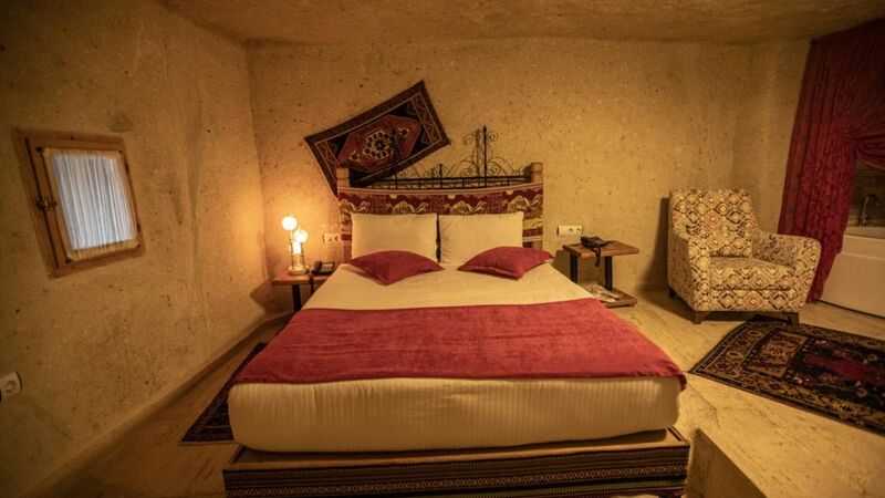 FOSIL CAVE HOTEL