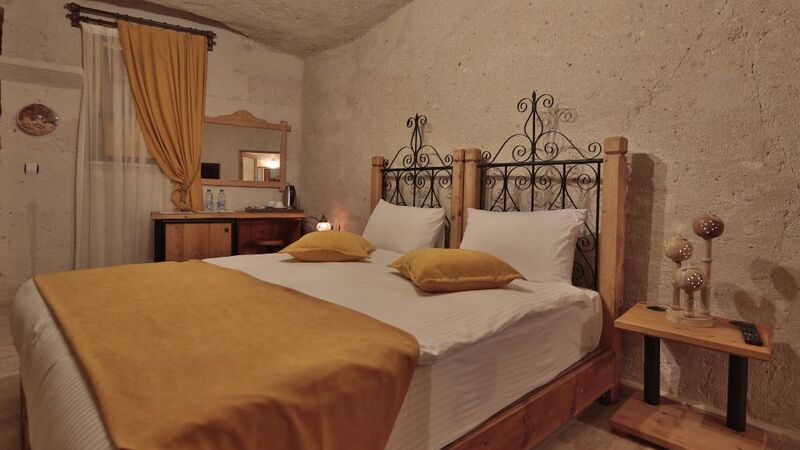 FOSIL CAVE HOTEL