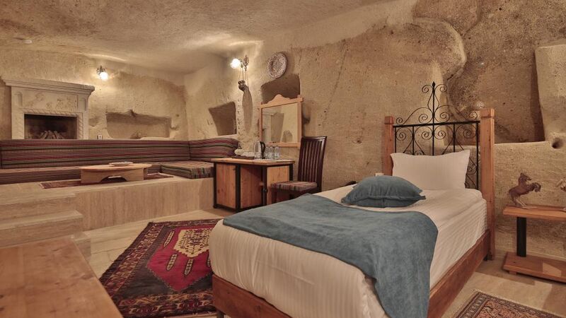 FOSIL CAVE HOTEL