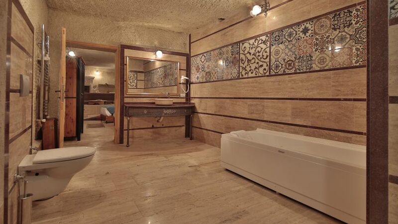 FOSIL CAVE HOTEL