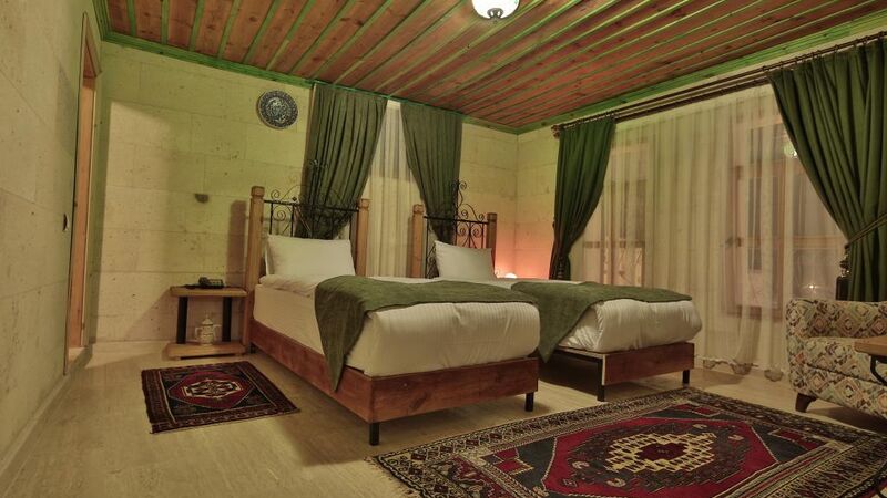 FOSIL CAVE HOTEL