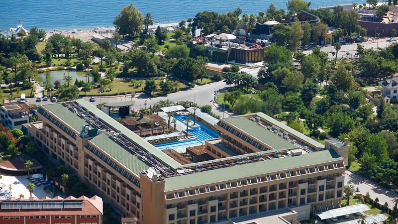CRYSTAL DE LUXE RESORT