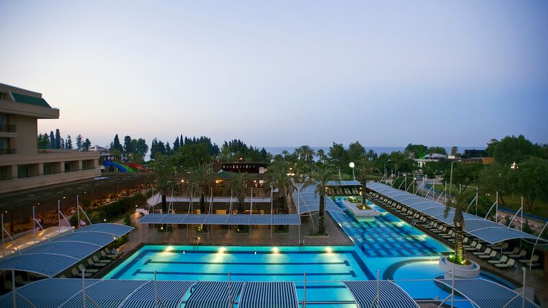 CRYSTAL DE LUXE RESORT