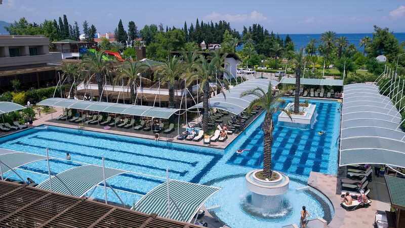 CRYSTAL DE LUXE RESORT