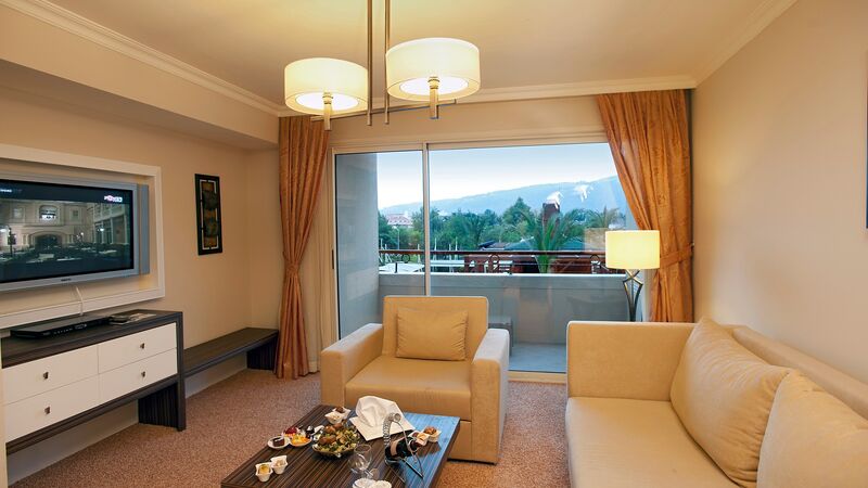 CRYSTAL DE LUXE RESORT