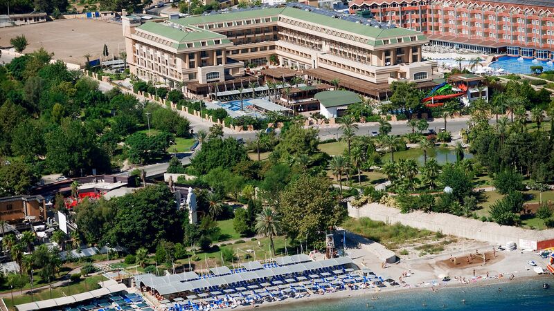 CRYSTAL DE LUXE RESORT