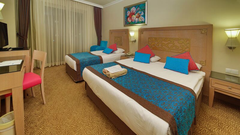 CRYSTAL DE LUXE RESORT
