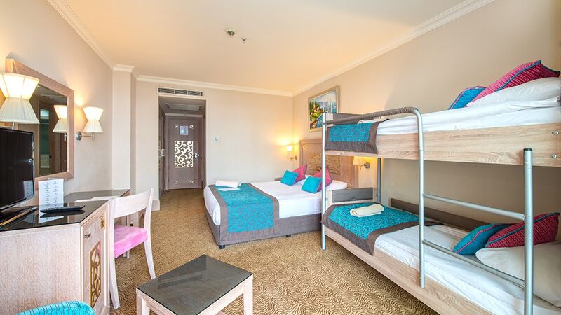 CRYSTAL DE LUXE RESORT