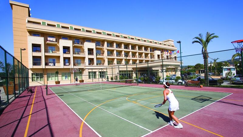 CRYSTAL DE LUXE RESORT