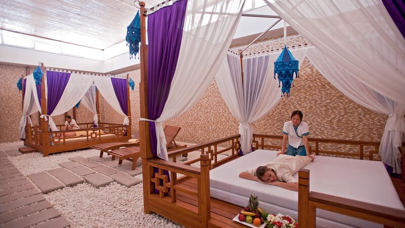 CRYSTAL DE LUXE RESORT
