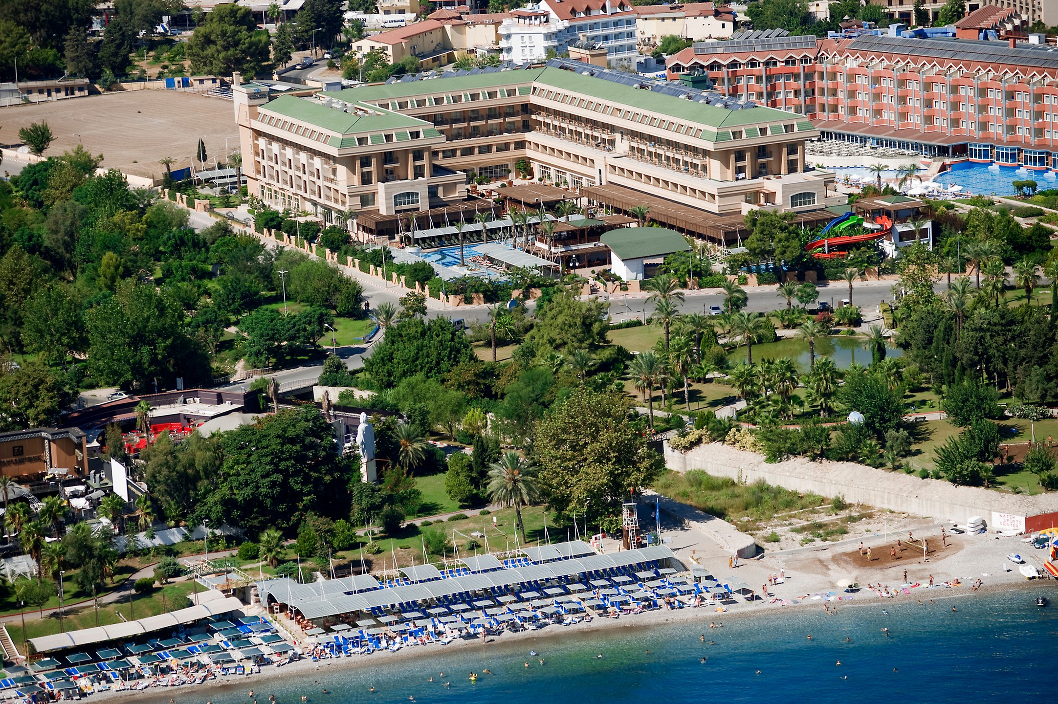 CRYSTAL DE LUXE RESORT