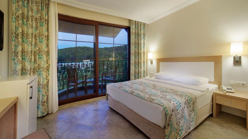 CRYSTAL GREEN BAY RESORT & SPA
